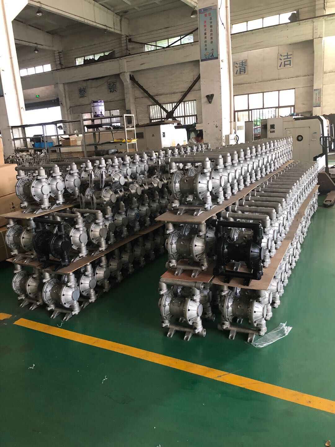 隔膜泵在涂料行業的應用分享_上誠泵閥廠家直銷